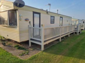 TP43 3 BED CARAVAN . GOLDEN PALM CHAPEL ST LEONARDS